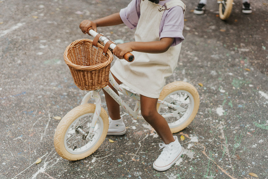 BW FG Banwood skrejritenis ar pītu groziņu First Go Balance bike, Marest White, balts