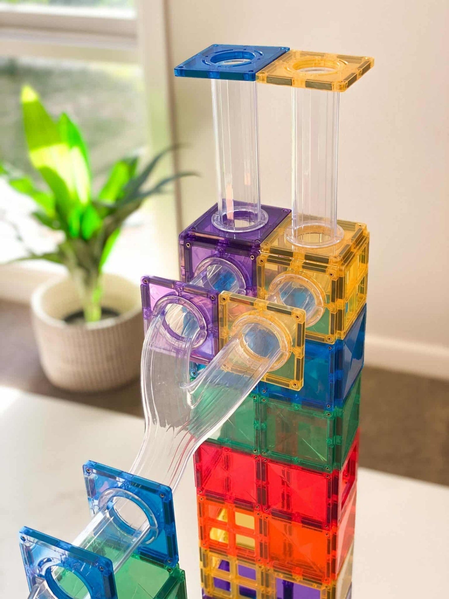 Magnētiskie klucīši, konstruktors - bumbu trase, Ball Run Rainbow Expansion Set, 92 gab, Connetix Magnetic Tiles