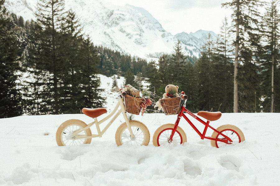 Banwood skrejritenis ar pītu groziņu First Go Balance bike, red and cream, sarkans un krēmkrāsas