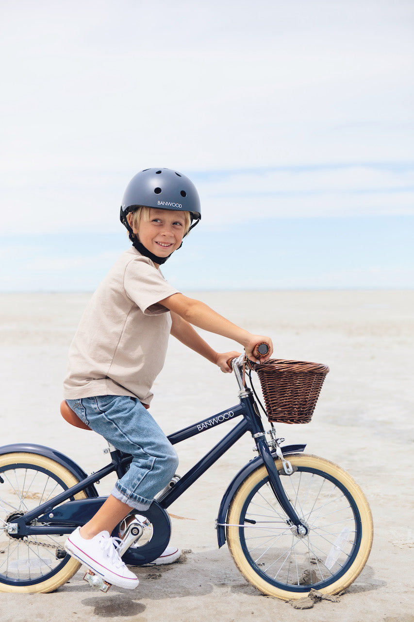 Banwood bērnu velosipēds ar pītu koka groziņu, zils divritenis ar pievienojamiem palīgriteņiem, 16 collu, Banwood Classic kids bike, Navy Blue, 16 inch