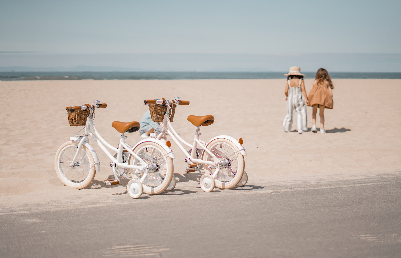 Banwood bērnu velosipēds ar pītu koka groziņu, balts divritenis ar pievienojamiem palīgriteņiem, 16 collu, Banwood Classic kids bike, White, 16 inch