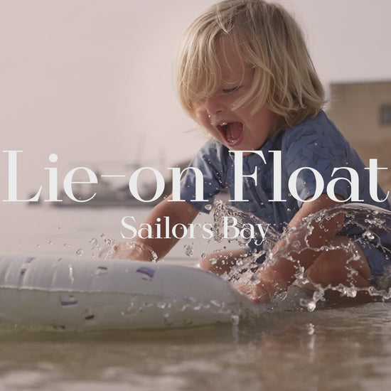 Video - Pludmales rotaļlieta - Peldēšanas pūslis Lie on Float, Sailors Bay, Little Dutch, Blue