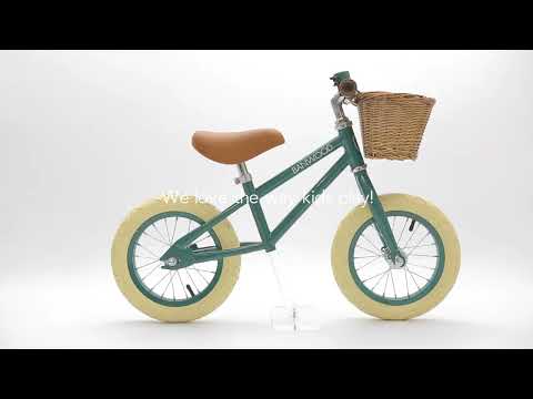 Pamācības video kā salikt - BW FG Banwood skrejritenis ar pītu groziņu First Go Balance bike