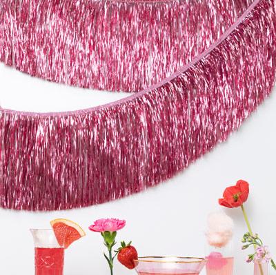 Svētku virtene ar bārkstīm - Fringe Garland, party deco, rozā, FG1-081